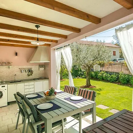 Holiday home Gf25 Visnjan